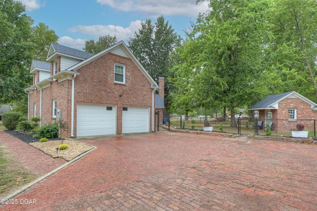 1743 S River Street, Carthage, MO 64836