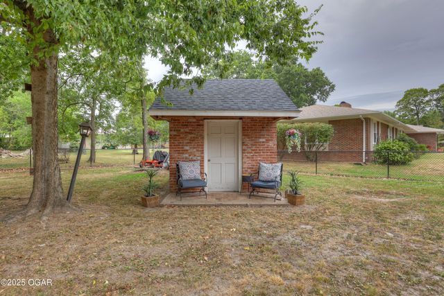 1743 S River Street, Carthage, MO 64836