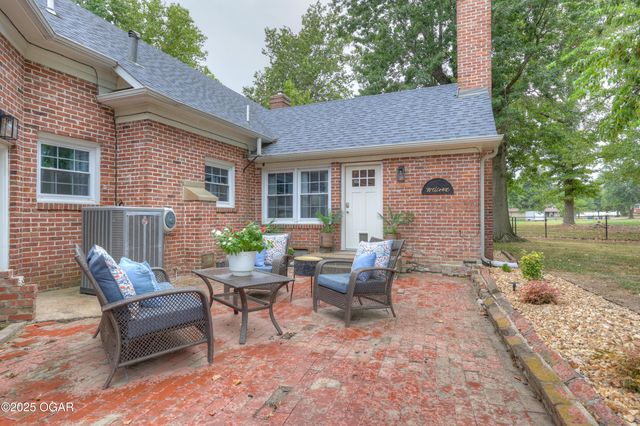 1743 S River Street, Carthage, MO 64836