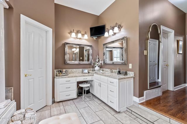 5138 Saint Andrews Cove, Olive Branch, MS 38654