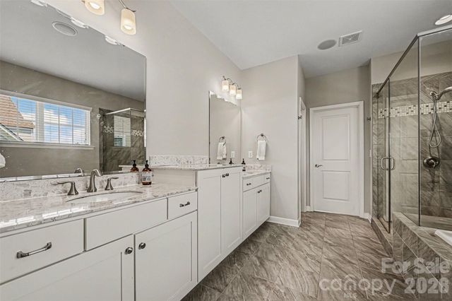 2507 Lochview Street, Pineville, NC 28134