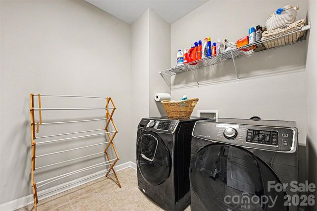 2507 Lochview Street, Pineville, NC 28134
