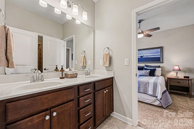 2507 Lochview Street, Pineville, NC 28134