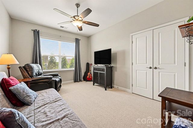 2507 Lochview Street, Pineville, NC 28134