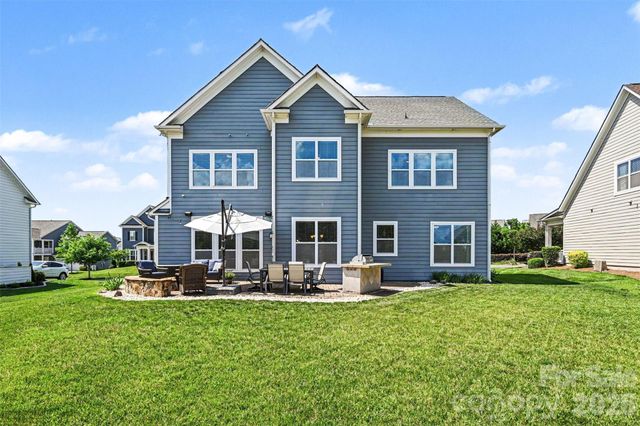 2507 Lochview Street, Pineville, NC 28134
