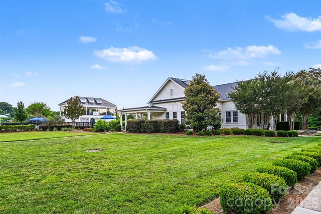 2507 Lochview Street, Pineville, NC 28134