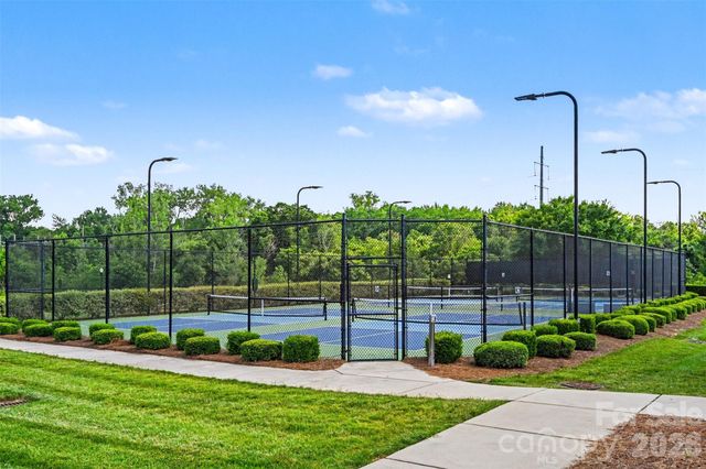 2507 Lochview Street, Pineville, NC 28134