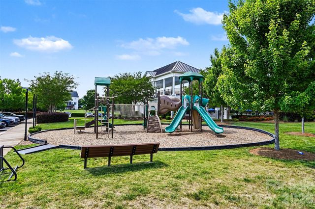 2507 Lochview Street, Pineville, NC 28134