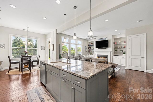 2507 Lochview Street, Pineville, NC 28134