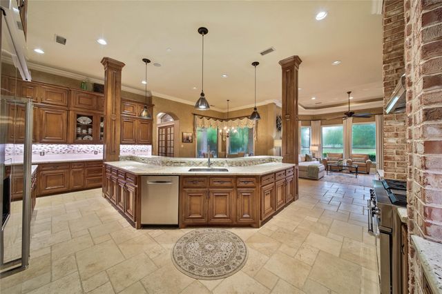 70 W Ambassador Bend, The Woodlands, TX 77382