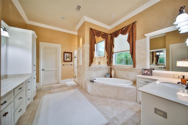 70 W Ambassador Bend, The Woodlands, TX 77382