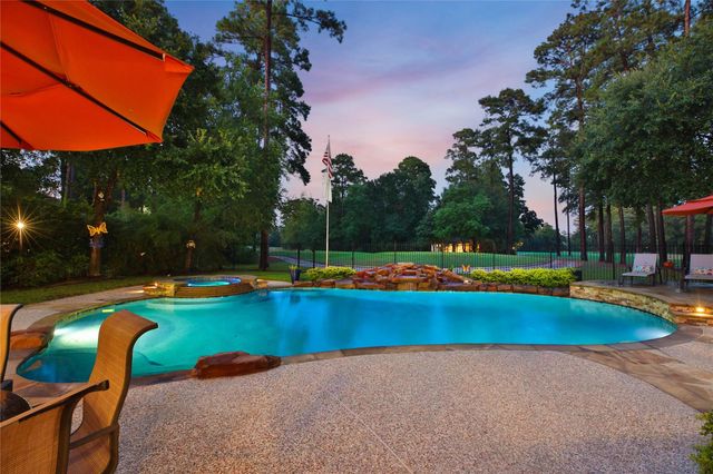 70 W Ambassador Bend, The Woodlands, TX 77382