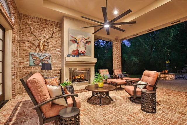 70 W Ambassador Bend, The Woodlands, TX 77382