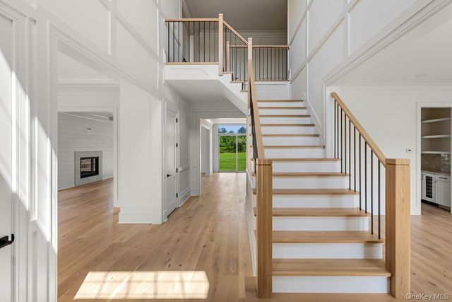 2 D'Amico Court, Melville, NY 11747