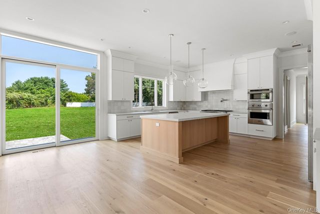 2 D'Amico Court, Melville, NY 11747