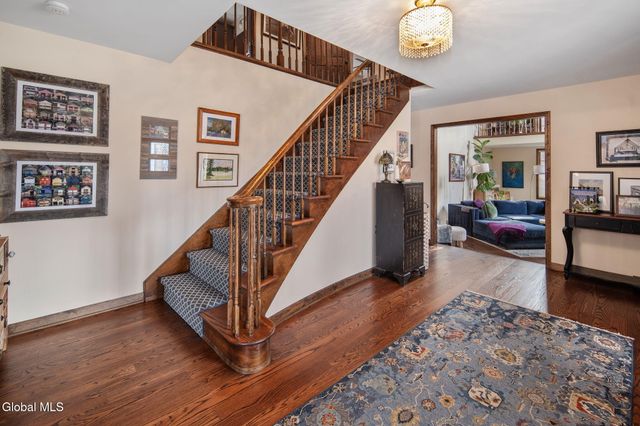 32 Fairway Court, Albany, NY 12208