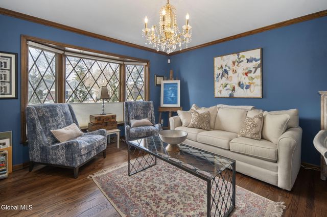 32 Fairway Court, Albany, NY 12208