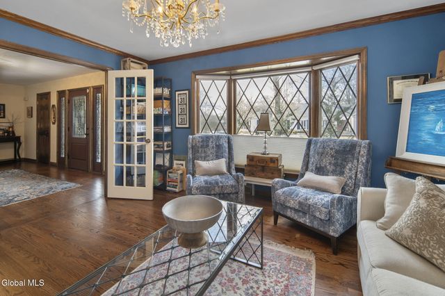 32 Fairway Court, Albany, NY 12208