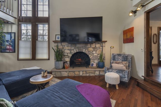 32 Fairway Court, Albany, NY 12208