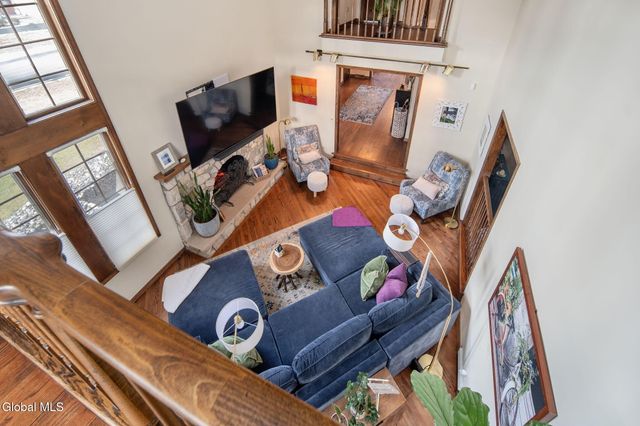 32 Fairway Court, Albany, NY 12208