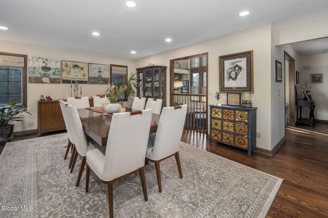 32 Fairway Court, Albany, NY 12208