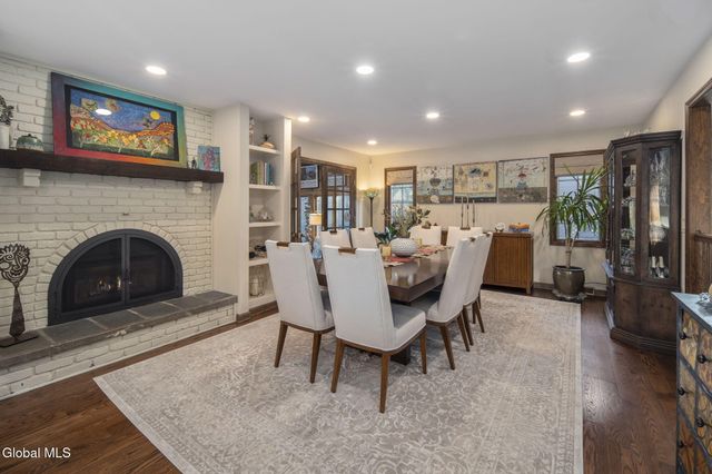 32 Fairway Court, Albany, NY 12208