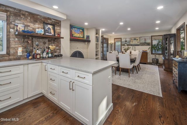 32 Fairway Court, Albany, NY 12208