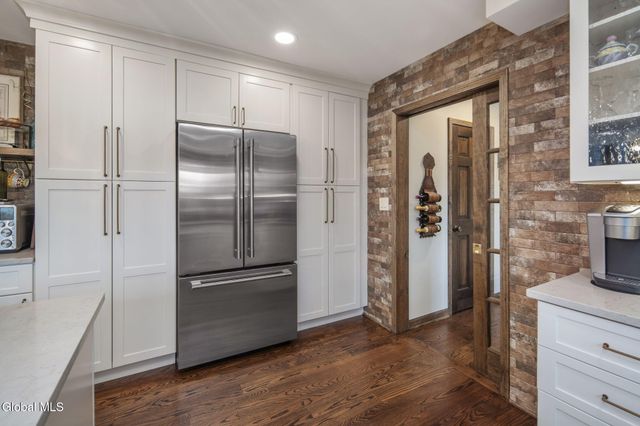 32 Fairway Court, Albany, NY 12208