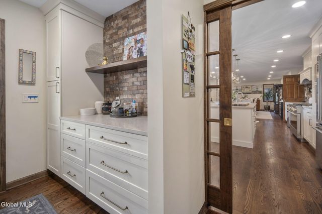 32 Fairway Court, Albany, NY 12208