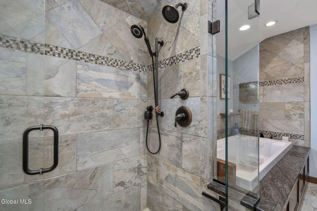 32 Fairway Court, Albany, NY 12208