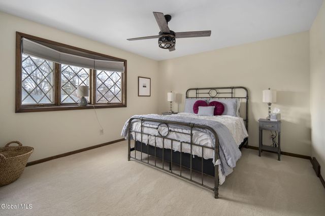 32 Fairway Court, Albany, NY 12208