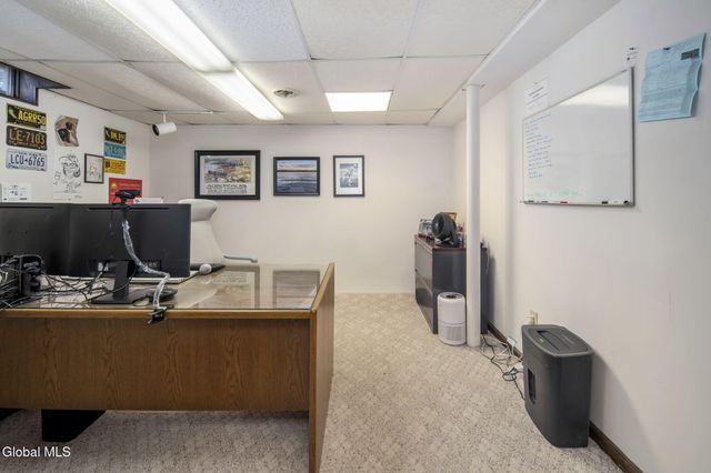 32 Fairway Court, Albany, NY 12208