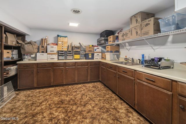 32 Fairway Court, Albany, NY 12208