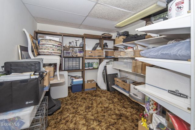 32 Fairway Court, Albany, NY 12208