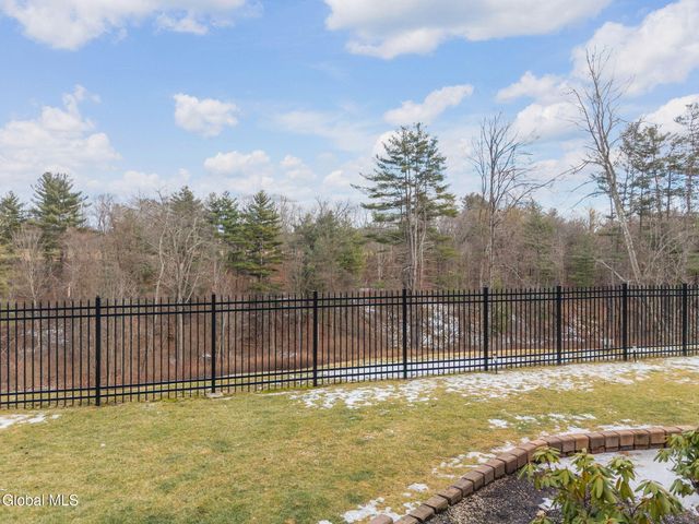 32 Fairway Court, Albany, NY 12208