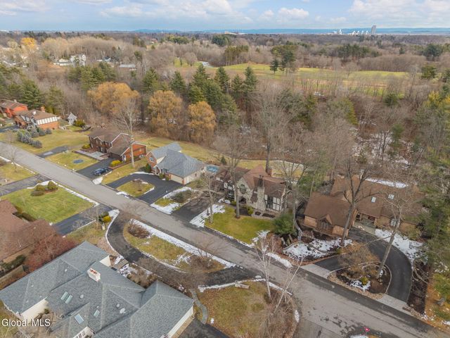 32 Fairway Court, Albany, NY 12208