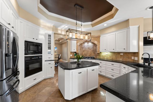 14 Darien Ct, Montgomery, TX 77356