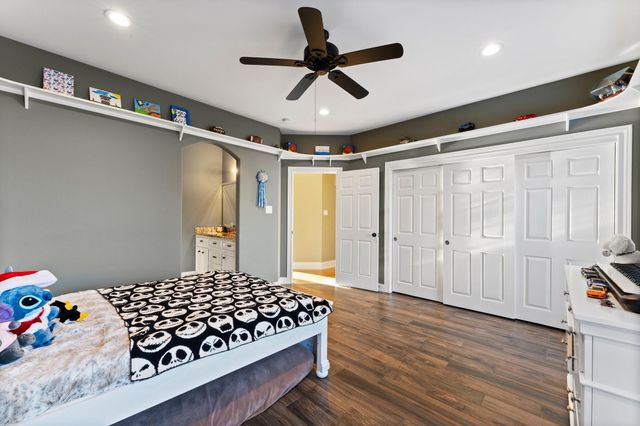 14 Darien Ct, Montgomery, TX 77356