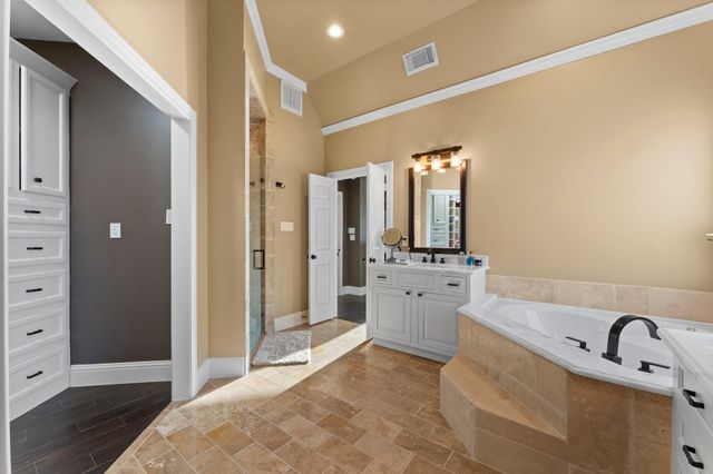 14 Darien Ct, Montgomery, TX 77356