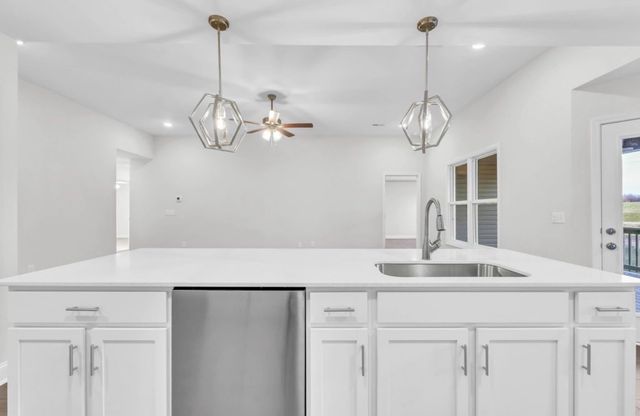 544 Ayden Ln, Clarksville, TN 37042