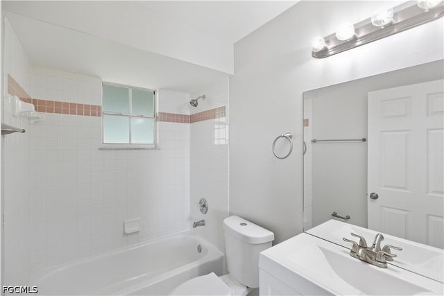 1505 NE 6th PL, Cape Coral, FL 33909