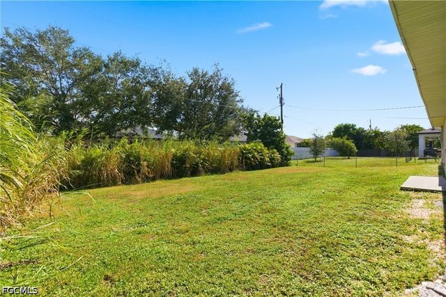 1505 NE 6th PL, Cape Coral, FL 33909