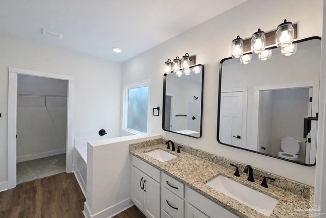 4046 Woodfin Cir, Pace, FL 32571