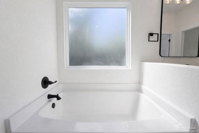 4046 Woodfin Cir, Pace, FL 32571