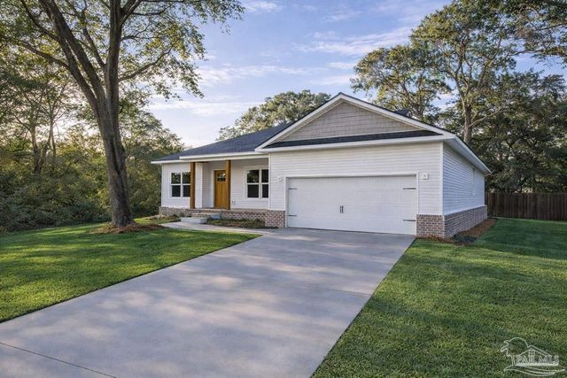 4046 Woodfin Cir, Pace, FL 32571