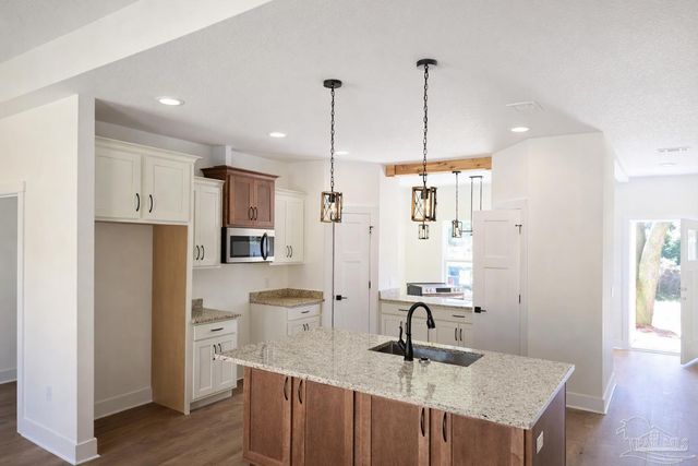 4046 Woodfin Cir, Pace, FL 32571