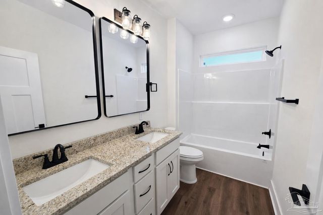 4046 Woodfin Cir, Pace, FL 32571