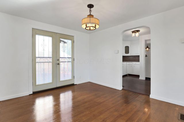 1938 Myrtle Avenue, Columbus, OH 43211