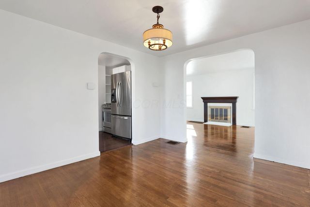 1938 Myrtle Avenue, Columbus, OH 43211