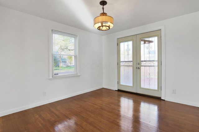 1938 Myrtle Avenue, Columbus, OH 43211